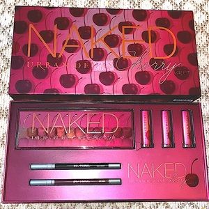 ❄️MASSIVE SALE $$ FIRM❄️ 🆕🍒 Urban Decay NAKED Cherry Vault